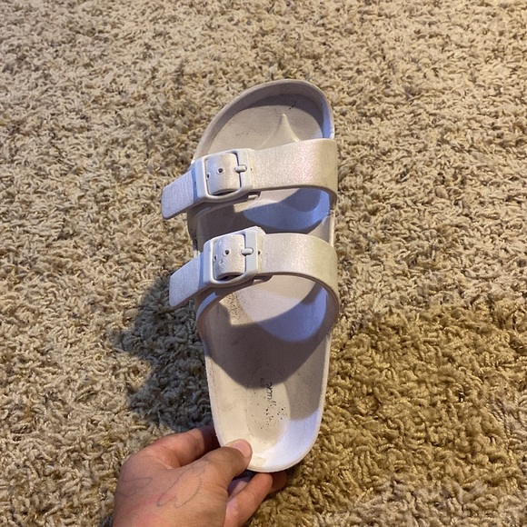 Shiny White cat and jack sandals - Picture 4 of 4